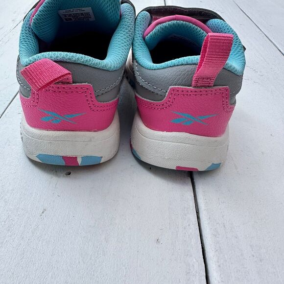 Weebok by Reebok - Size 9 - Picture 7 of 10